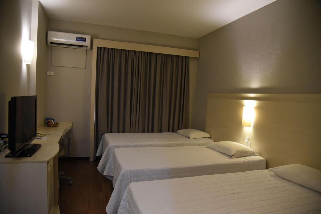 Golden Blue Hotel Лондріна Екстер'єр фото