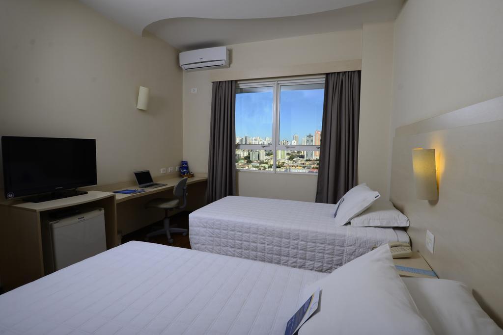 Golden Blue Hotel Лондріна Екстер'єр фото