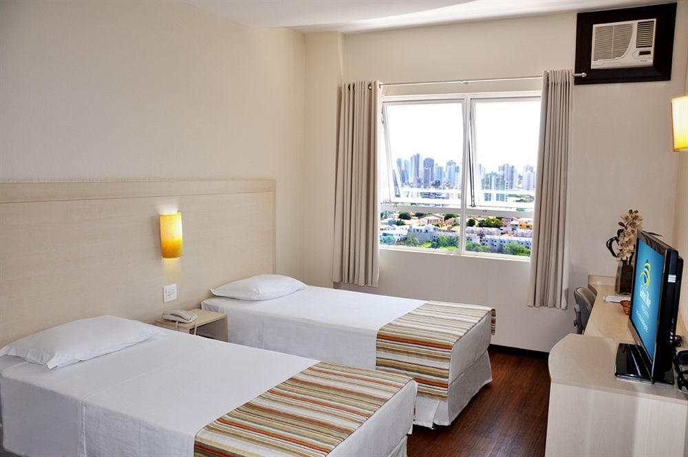 Golden Blue Hotel Лондріна Екстер'єр фото